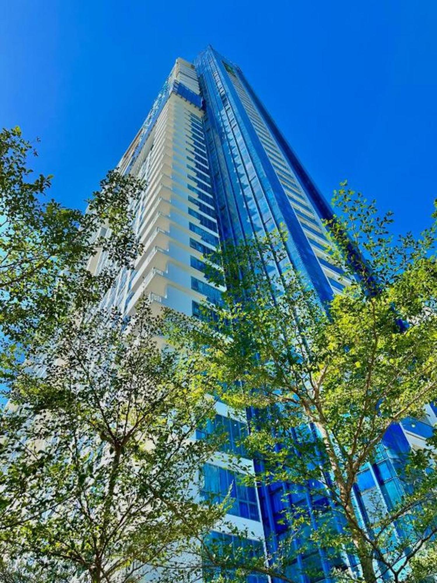 38 Park Ave 2707 Apartment